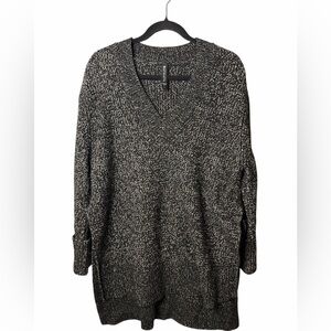 Athleta Black & White Marled Wool Blend V-Neck Sweater Tunic Size L